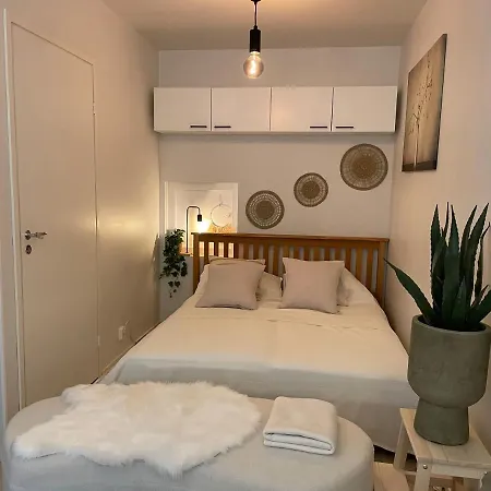 Lux Ii Apartment *